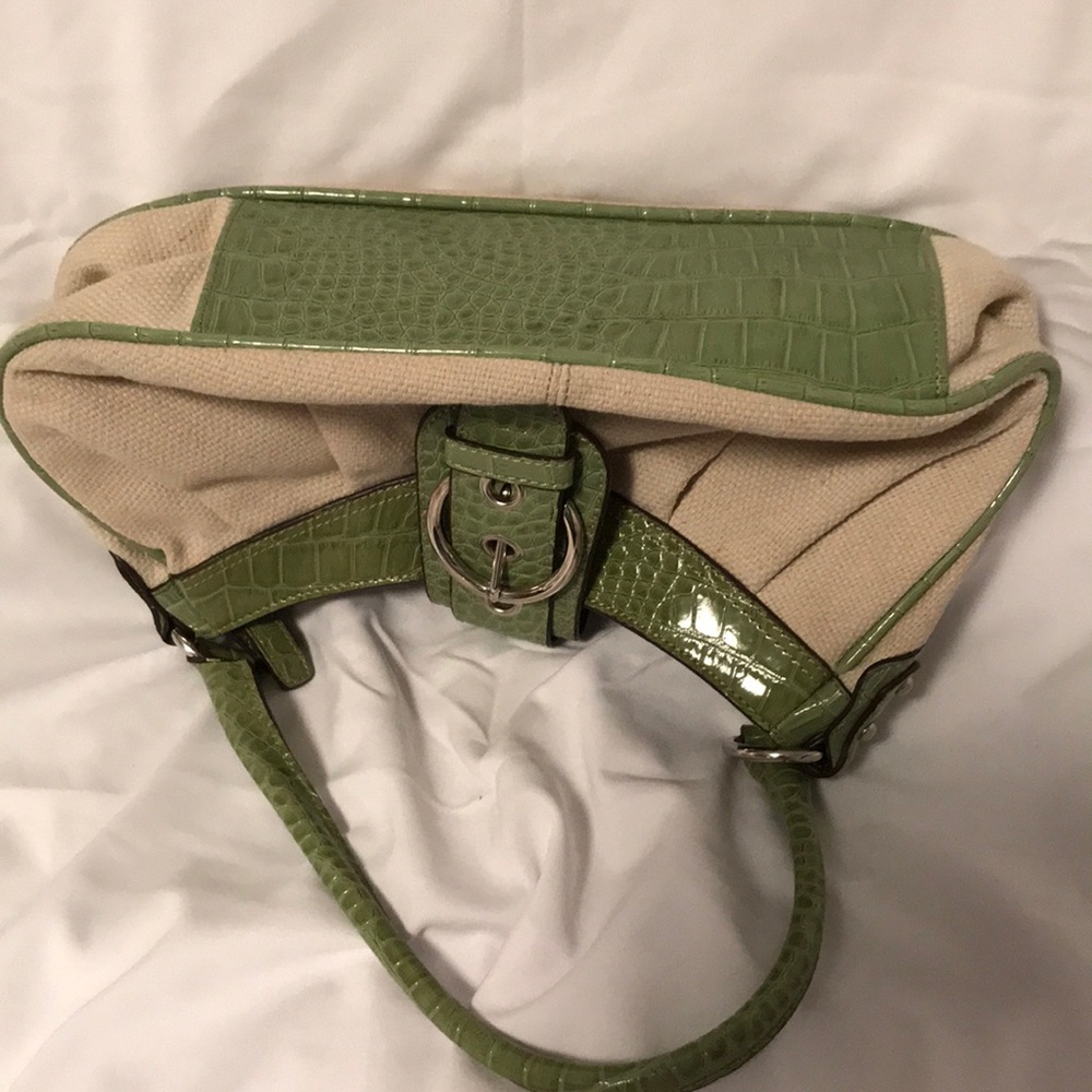 New Handbag - Picture 3 of 4